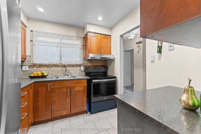 21 - 475 Bramalea Rd, Condo with 4 bedrooms, 2 bathrooms and 1 parking in Brampton ON | Image 5