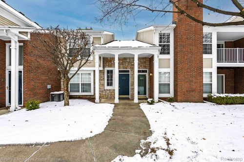 4289 Berkshire Drive, Sterling Heights, MI, 48314 | Card Image