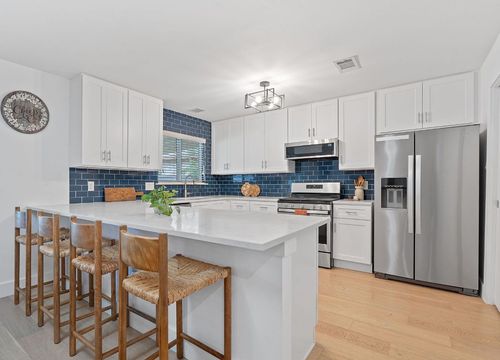 6008 Smith Oak Trl, Austin, TX, 78749-1306 | Card Image