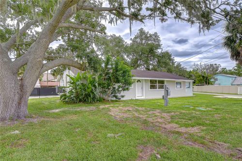 204 7th St Sw, RUSKIN, FL, 33570-4230 | Card Image