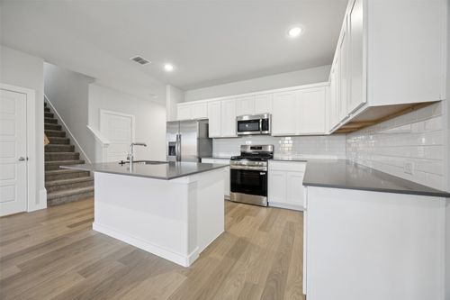 704 Pine Beach Dr, Mckinney, TX, 75071-1151 | Card Image