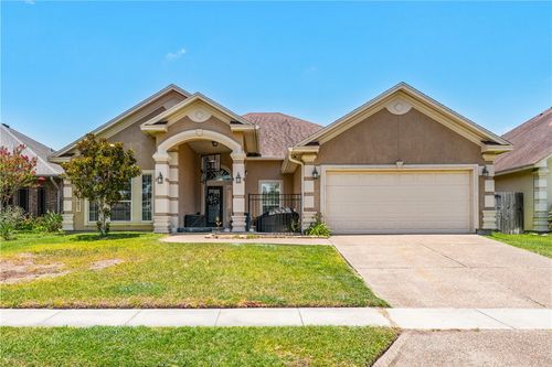 7321 Gingerberry Dr, Corpus Christi, TX, 78414-4201 | Card Image