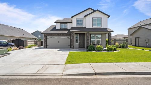 8215 Cardinal Peak St., West Richland, WA, 99353 | Card Image