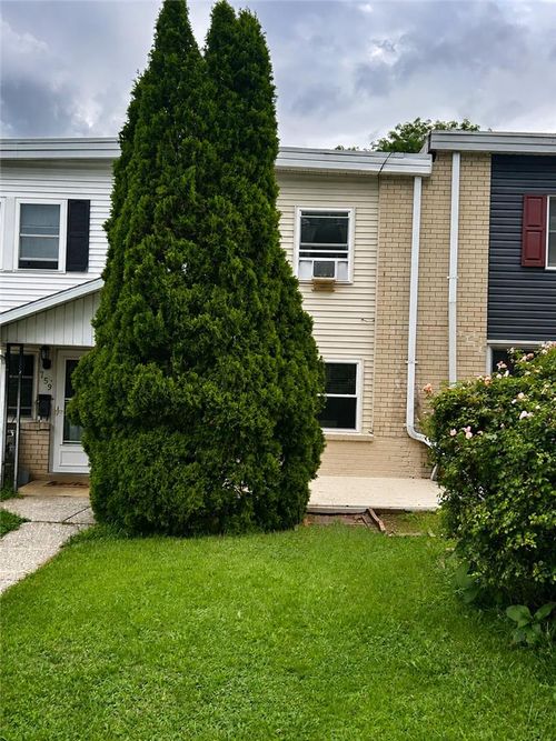 757 Mohawk St, Allentown, PA, 18103-8502 | Card Image