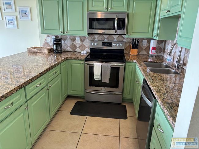407 - 110 Padre Blvd, Condo with 2 bedrooms, 2 bathrooms and null parking in South Padre Island TX | Image 10