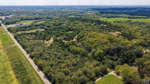 2527-acres-000 Sw Urish Rd, Topeka, KS, 66615 | Card Image