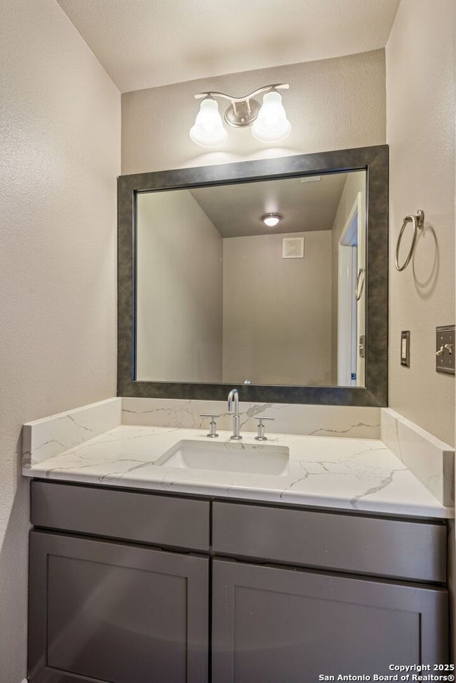 APT-310 - 215 Center St, Condo with 3 bedrooms, 3 bathrooms and null parking in San Antonio TX | Image 12