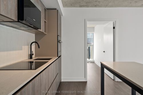 1303-2 Augusta Ave, Toronto, ON, M5V0T3 | Card Image