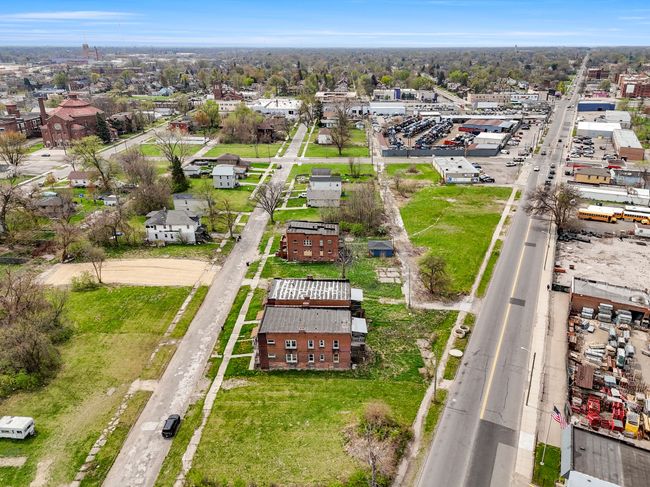 135 Stevens St, Home with 0 bedrooms, 12 bathrooms and null parking in Highland Park MI | Image 39