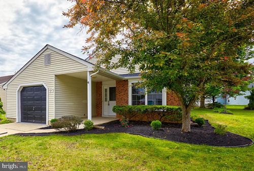 27 Kelly Dr, WEST DEPTFORD, NJ, 08096-6711 | Card Image