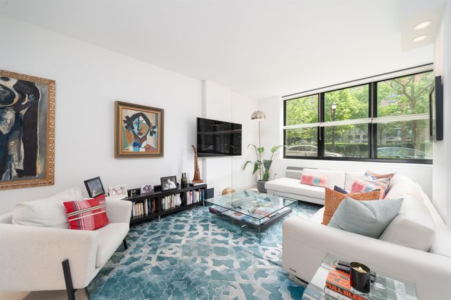 APT-103 - 2 Constitution Ct, Condo with 3 bedrooms, 3 bathrooms and null parking in Hoboken NJ | Image 4