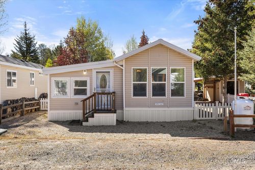 33/35 A Street, Cascade, ID, 83611 | Card Image