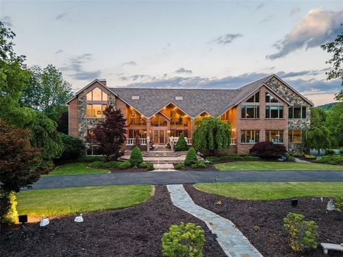 128 Brown Rd, Vestal, NY, 13850-6303 | Card Image