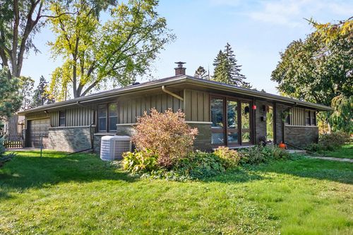 723 W Riverview Drive, GLENDALE, WI, 53209 | Card Image