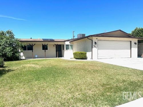 4871 Birdie Ln, Bakersfield, CA, 93308-1101 | Card Image