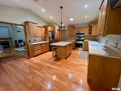 17220 Timber Edge Drive, House other with 3 bedrooms, 2 bathrooms and null parking in Petersburg IL | Image 3