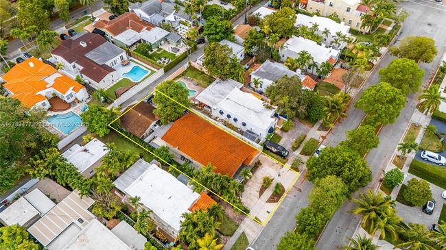 426 Sw 26 Th Rd, House other with 4 bedrooms, 3 bathrooms and null parking in Miami FL | Image 51