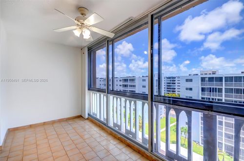 702-301 Ne 14th Ave, Hallandale Beach, FL, 33009-7445 | Card Image