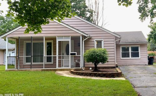 70 Eastfield Rd, Montgomery, IL, 60538-2402 | Card Image