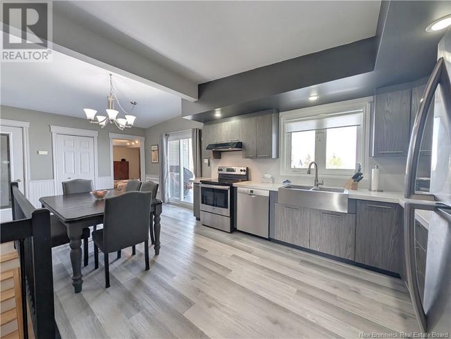7701 Rue Du Havre, House other with 5 bedrooms, 2 bathrooms and null parking in Bas Caraquet NB | Image 4