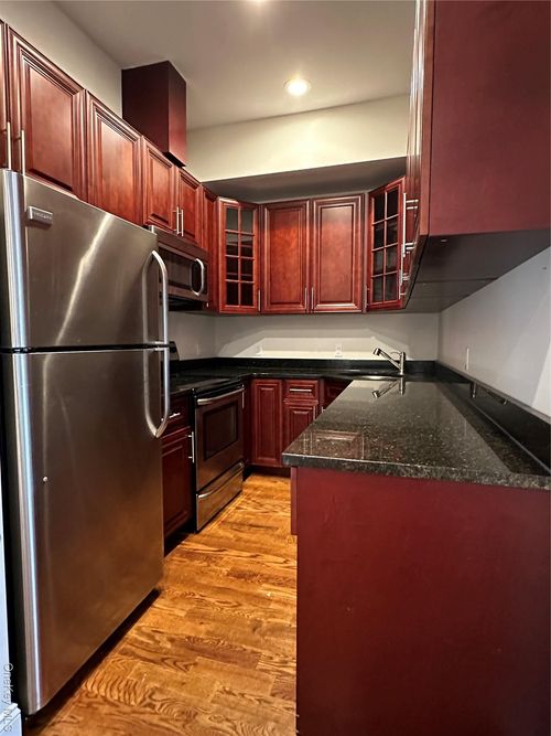 apt-203-161-157 Post Ave, Westbury, NY, 11590-3460 | Card Image