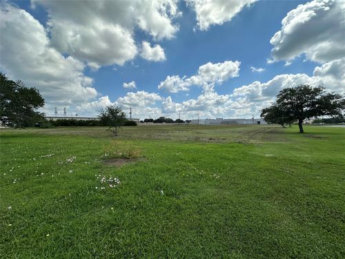 203 Lake Rd, Lake Jackson, TX, 77566-3219 | Card Image