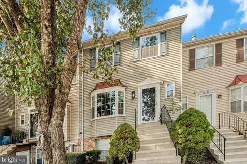 16334 Taconic Cir, DUMFRIES, VA, 22025-1534 | Card Image