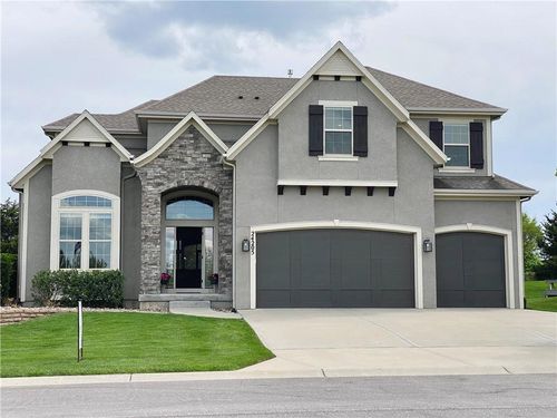 24205 W 111th Pl, Olathe, KS, 66061-8490 | Card Image