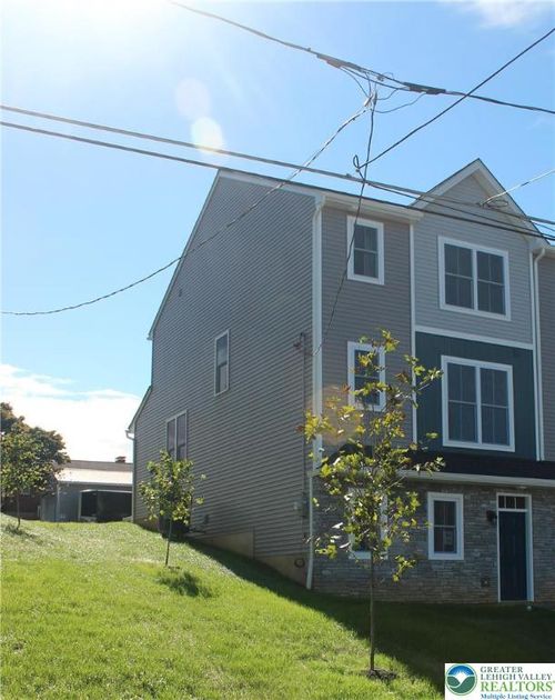 84 Hess Ave, HELLERTOWN, PA, 18055-1008 | Card Image