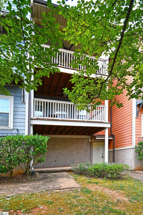 7 Hamilton Ave, Greenville, SC, 29601-4015 | Card Image