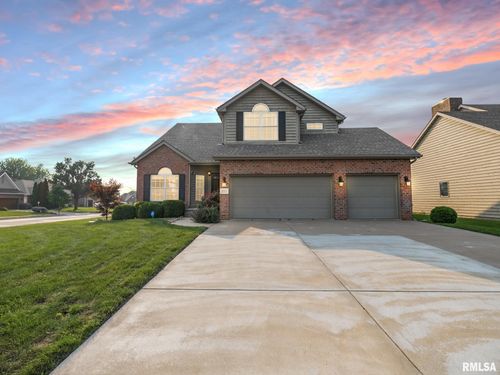 4815 N Weaverridge Blvd, Peoria, IL, 61615-8947 | Card Image