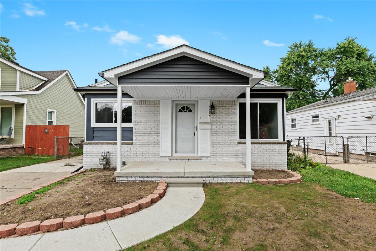 Harding St, Dearborn Heights, MI 48125