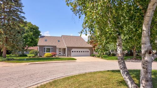 6 Rupprecht Ct, Frankenmuth, MI, 48734-9778 | Card Image