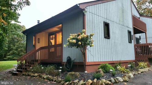 15 Ski Side Ct, TANNERSVILLE, PA, 18372 | Card Image