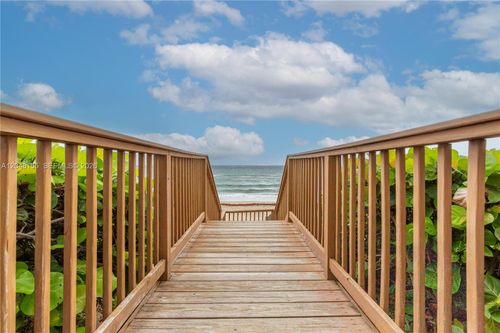 206-3560 S Ocean Blvd, South Palm Beach, FL, 33480-5772 | Card Image