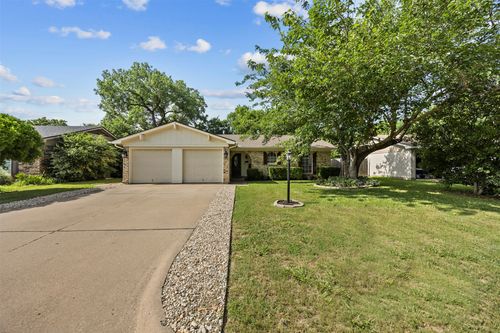 512 Judith St, Burleson, TX, 76028-5828 | Card Image