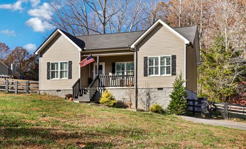 873 Hafner Rd, Charlotte, TN, 37036-6253 | Card Image