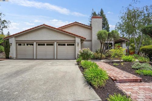 643 Contada Cir, Danville, CA, 94526-3556 | Card Image
