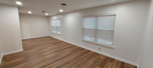 Formal living and Dining | Image 12