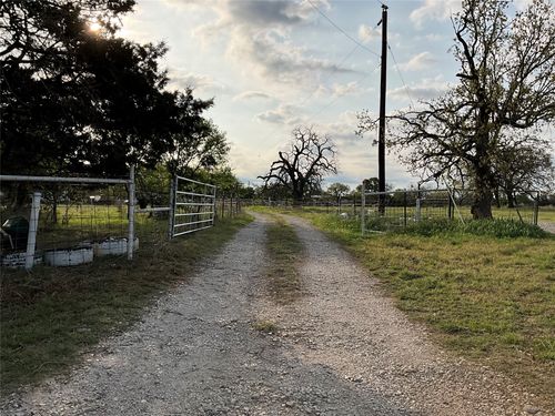 2991 Village Bend Rd, Mineral Wells, TX, 76067-1217 | Card Image