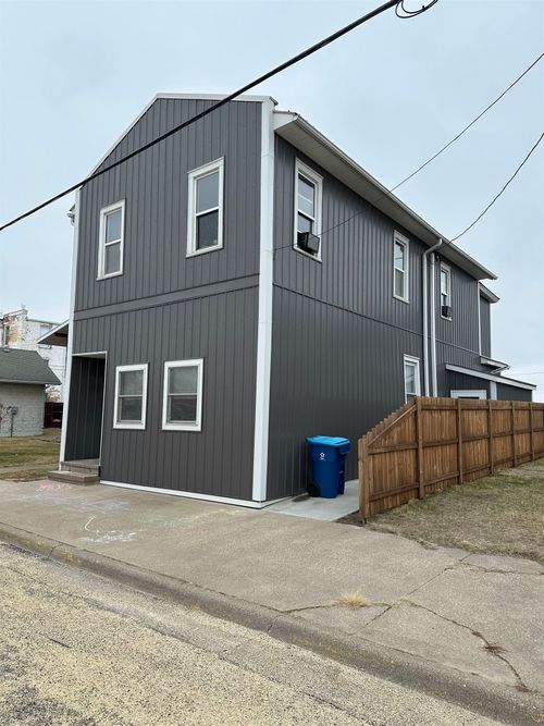 507 Pearl St, Sabula, IA, 52070-8037 | Card Image