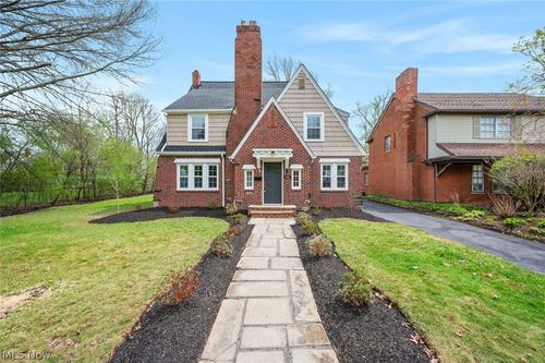 3305 Enderby Rd, Shaker Heights, OH, 44120-3347 | Card Image