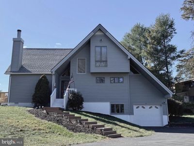 141 The Woods Road, House other with 3 bedrooms, 2 bathrooms and null parking in HEDGESVILLE WV | Image 1