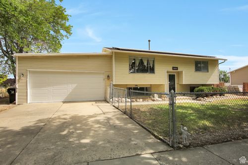 8052 Westbury Dr, Magna, UT, 84044-2203 | Card Image
