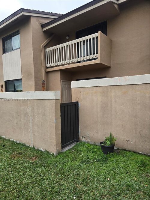 103-11-15433 Sw 80th St, Miami, FL, 33193 | Card Image