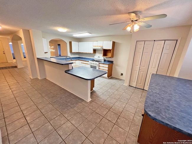 7514 Autumn Ledge, House other with 4 bedrooms, 3 bathrooms and null parking in Converse TX | Image 5
