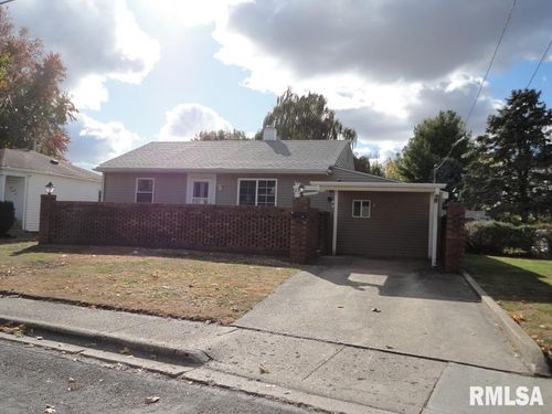 923 Hawley St, Taylorville, IL, 62568-1261 | Card Image