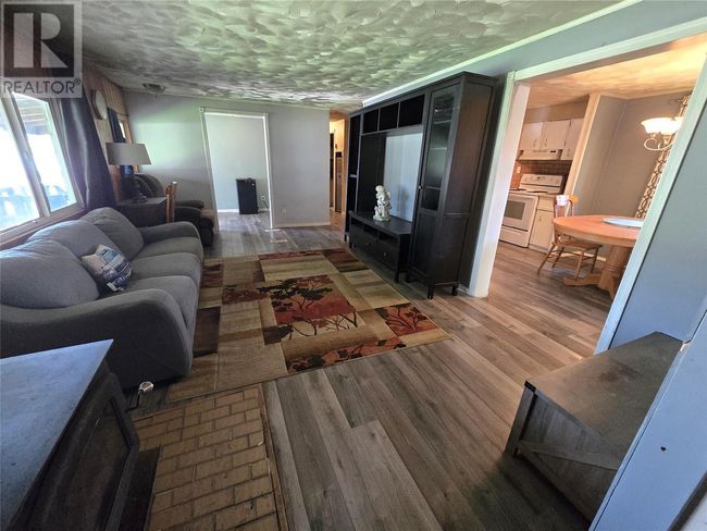 10 Bloom Rd, House other with 4 bedrooms, 2 bathrooms and 5 parking in Lumby BC | Image 5