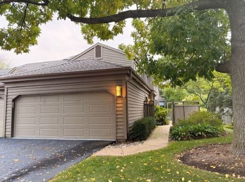 728 Golf Ln, Lake Barrington, IL, 60010-7329 | Card Image