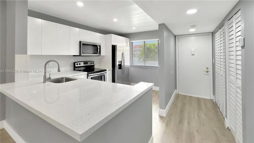 apt-203-3571 Inverrary Dr, Lauderhill, FL, 33319-5968 | Card Image